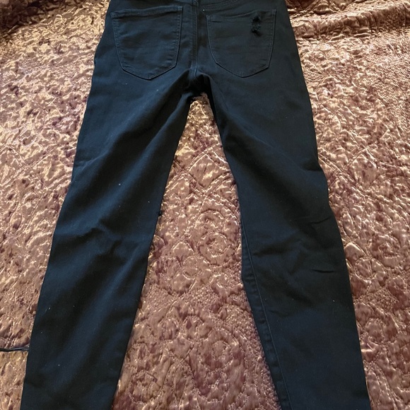 American Eagle Jeans- Next level SZ 4 short - Picture 4 of 7